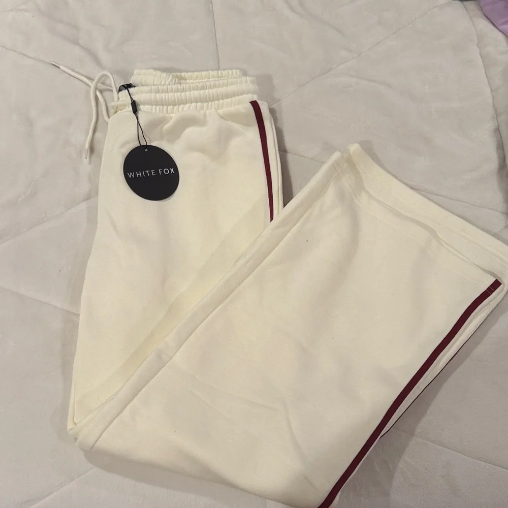 White Fox Boutique Cream Wide Leg Pants with Red Stripe - Picture 1 of 3